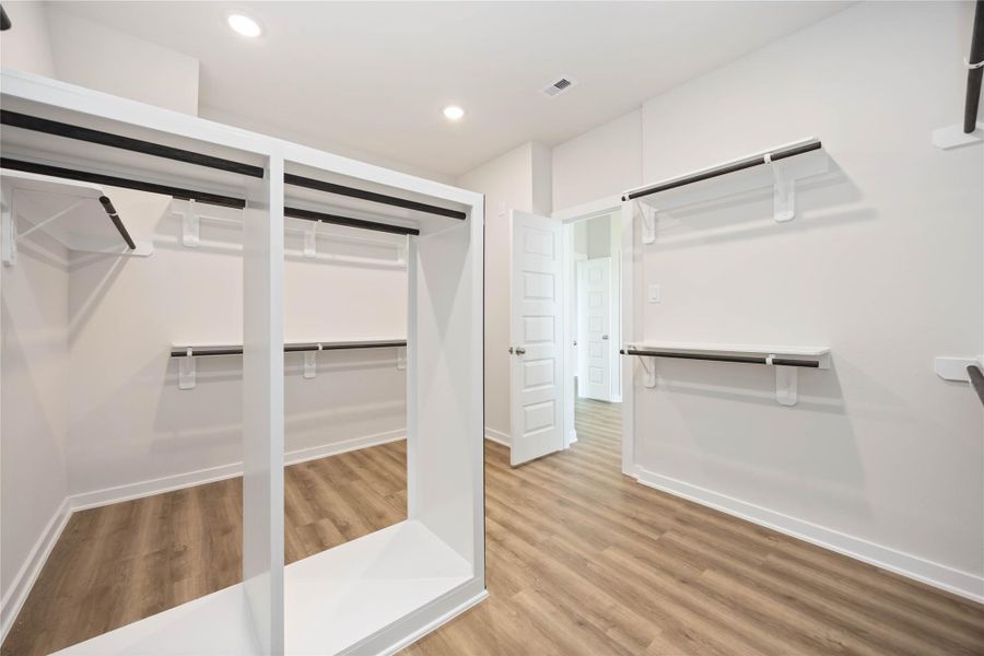 Spacious, unfurnished interior of a new home in Blue Jay's Landing, Needville (Image 22).