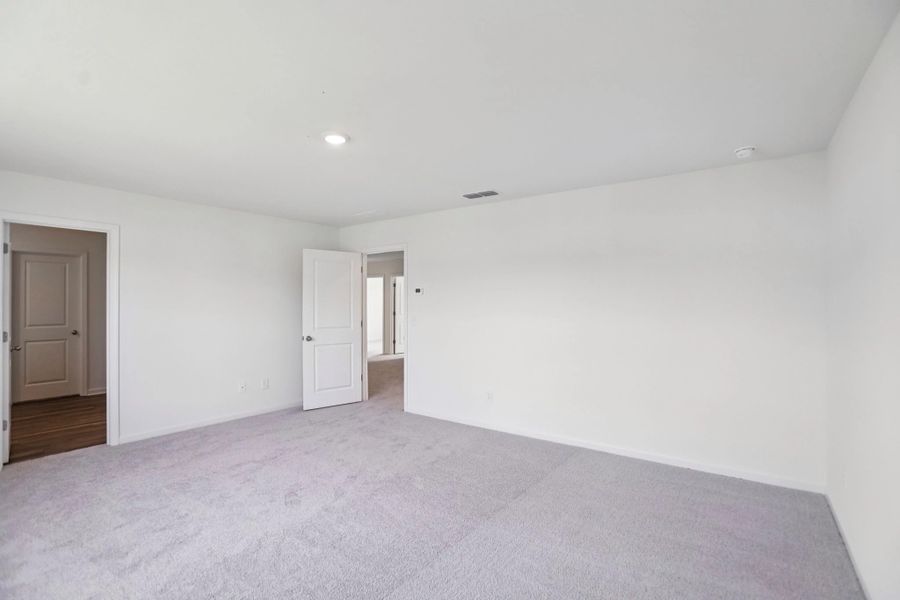 Representative unfurnished interior of a home built from the Splendor by Starlight Homes in Liberty Ranch, Liberty (Image 21).