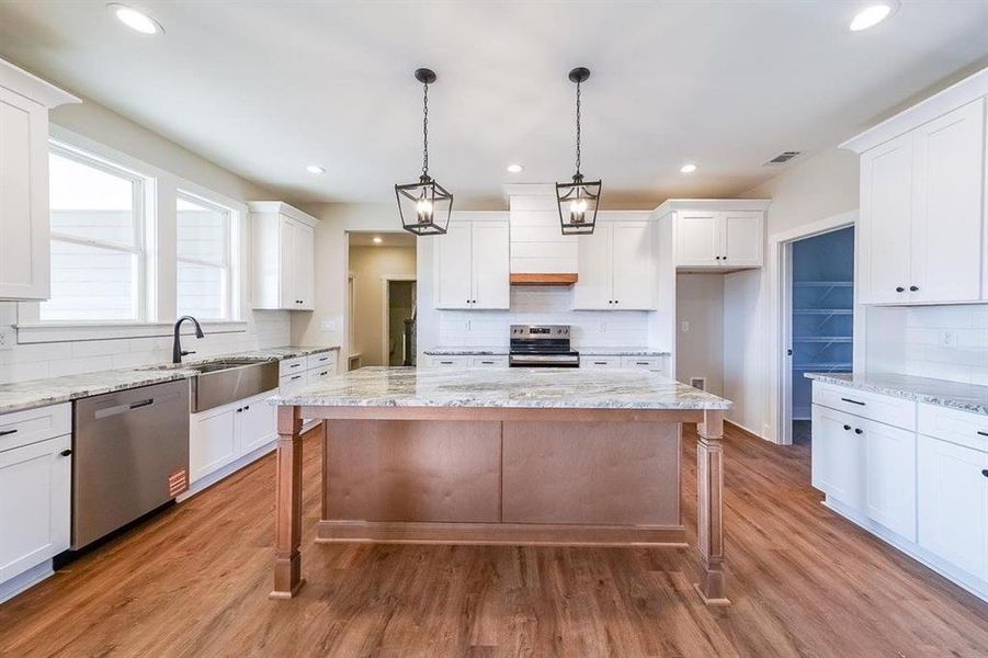Furnished interior view inside a new home in , Rockmart (Image 11).