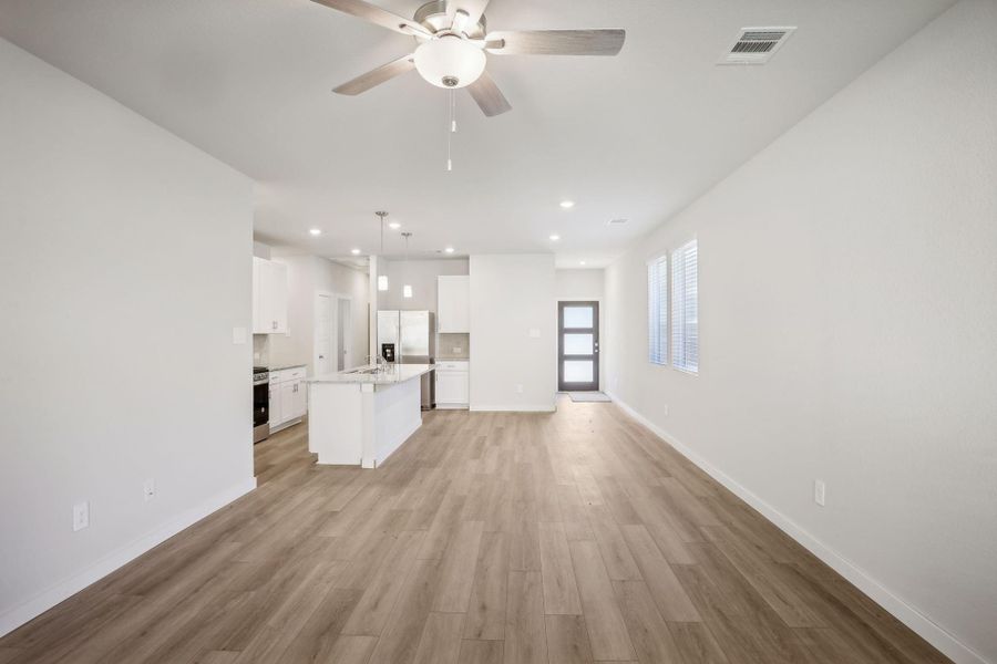 Spacious, unfurnished interior of a new home in Montgomery Oaks - Premier, Conroe (Image 20). Spacious, unfurnished interior of a new home in Montgomery Oaks - Premier, Conroe (Image 20).