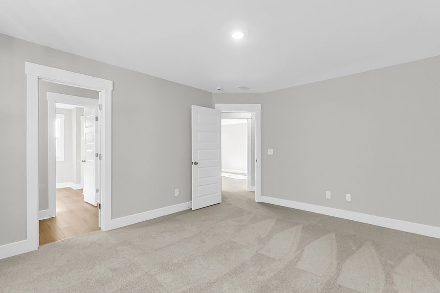 Spacious, unfurnished interior of a new home in Lochton, Summerville (Image 42).