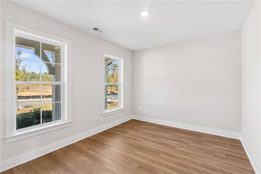 Spacious, unfurnished interior of a new home in Old Mill Preserve, Dallas (Image 16).