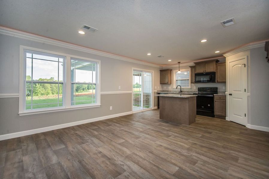 Representative unfurnished interior of a home built from the Heatherwood by Enchanted Homes in Arcadia Village, Spartanburg (Image 44).