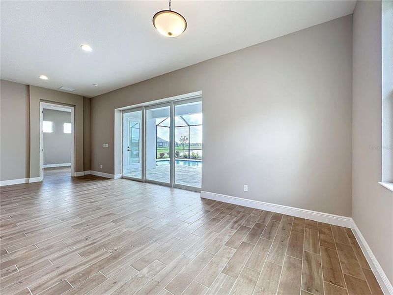 Spacious, unfurnished interior of a new home in Watercolor Place, Bradenton (Image 59).
