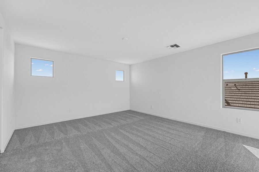 Spacious, unfurnished interior of a new home in Combs Ranch, San Tan Valley (Image 15).