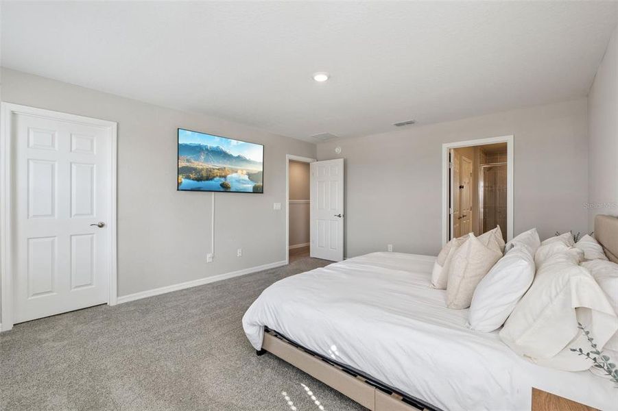 Furnished interior view inside a new home in , St. Cloud (Image 14).