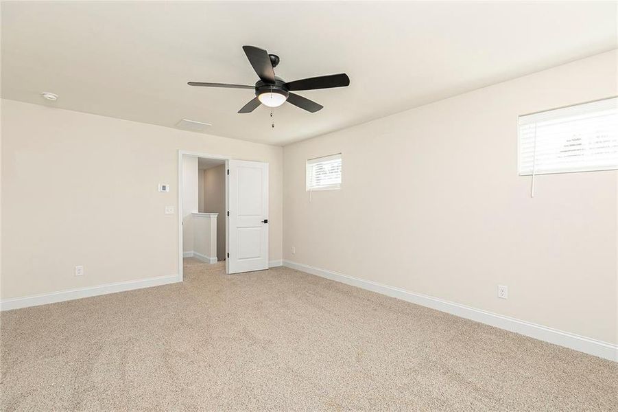 Spacious, unfurnished interior of a new home in Mount Tabor Pointe, Dallas (Image 20).