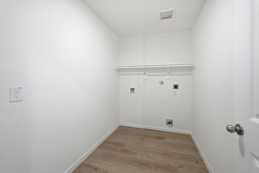 Spacious, unfurnished interior of a new home in Austin Point, Richmond (Image 42).