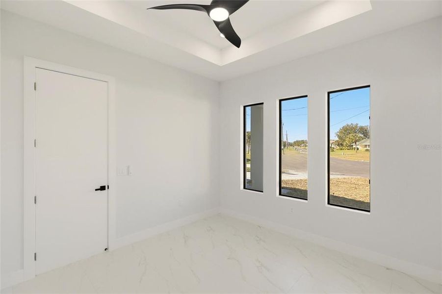 Spacious, unfurnished interior of a new home in , Rotonda West (Image 23).