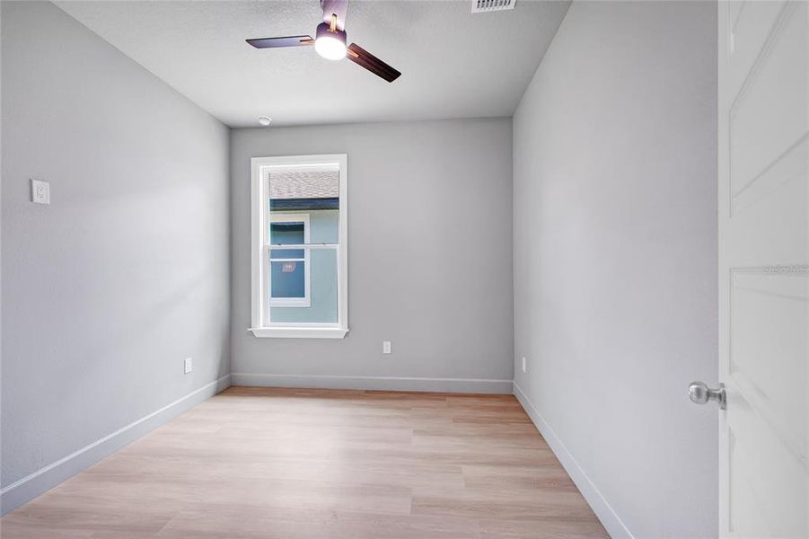Spacious, unfurnished interior of a new home in , Orlando (Image 35).