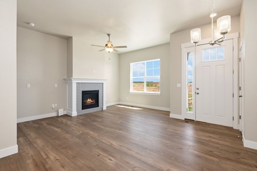Spacious, unfurnished interior of a new home in The Lakes at Centerra, Loveland (Image 10).