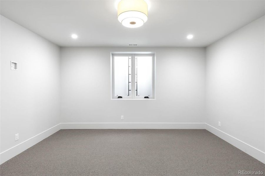 Spacious, unfurnished interior of a new home in , Denver (Image 32).