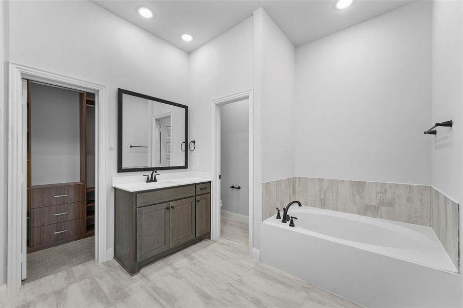 Furnished interior view inside a new home in , Waxahachie (Image 13).