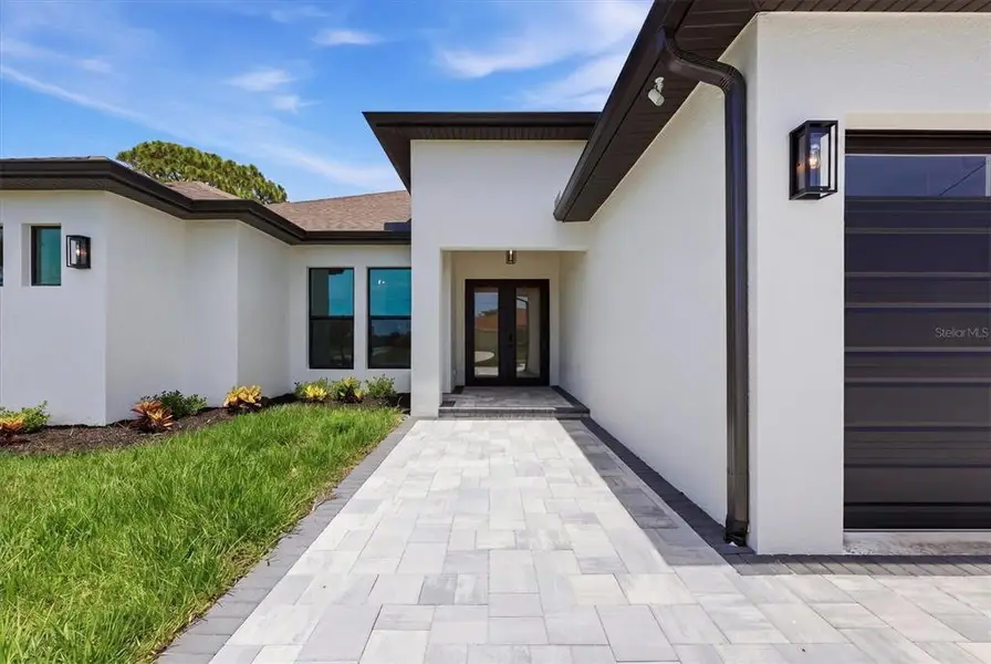 Exterior details and patio area of a home in , Rotonda West (Image 31).
