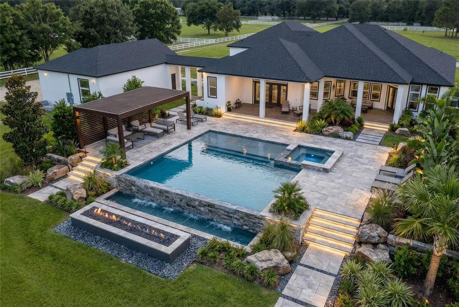 Community amenities in , Groveland (Image 47).