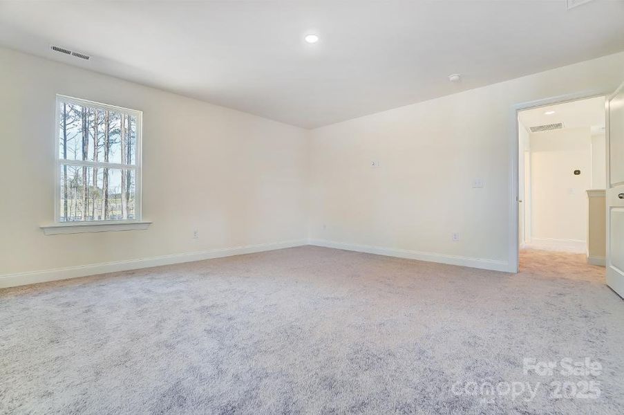 Spacious, unfurnished interior of a new home in , Hickory (Image 18).