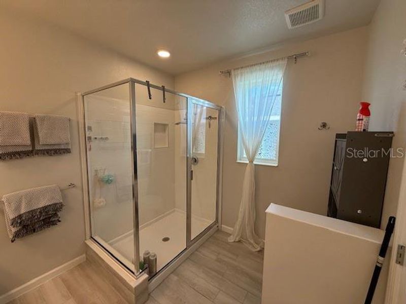 Furnished interior view inside a new home in , Winter Garden (Image 10).