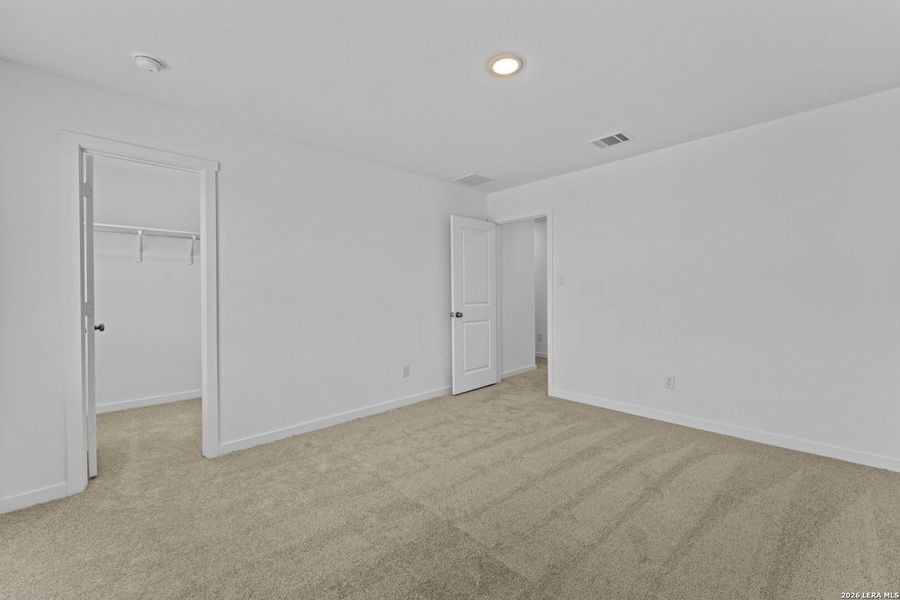 Spacious, unfurnished interior of a new home in Grace Valley, Marion (Image 10).