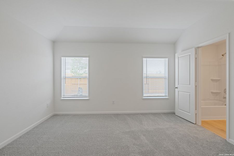 Spacious, unfurnished interior of a new home in Luckey Ranch, San Antonio (Image 5).
