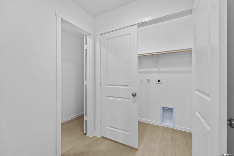 Spacious, unfurnished interior of a new home in Waterwheel, San Antonio (Image 19).