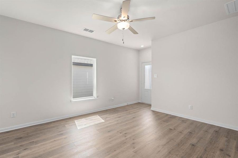 Spacious, unfurnished interior of a new home in Big Sky Estates, Ponder (Image 10).