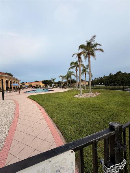 Community amenities in , Poinciana (Image 12).