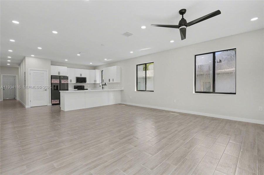 Spacious, unfurnished interior of a new home in , Dania Beach (Image 32). Spacious, unfurnished interior of a new home in , Dania Beach (Image 32).