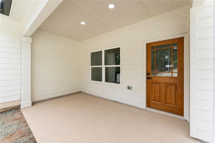Exterior details and patio area of a home in , Gainesville (Image 28).
