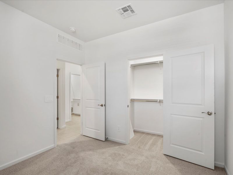Spacious, unfurnished interior of a new home in Summerstone II, Marana (Image 13). Spacious, unfurnished interior of a new home in Summerstone II, Marana (Image 13).