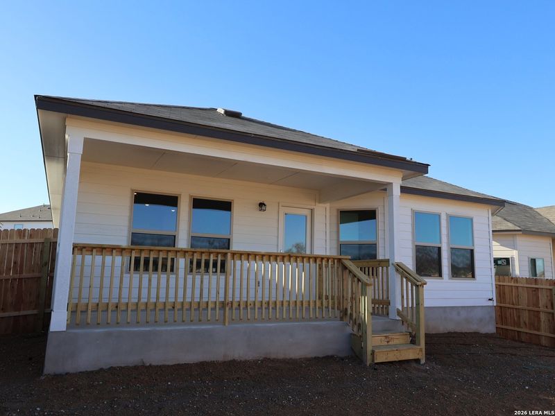 Exterior details and patio area of a home in Agave, San Antonio (Image 4).
