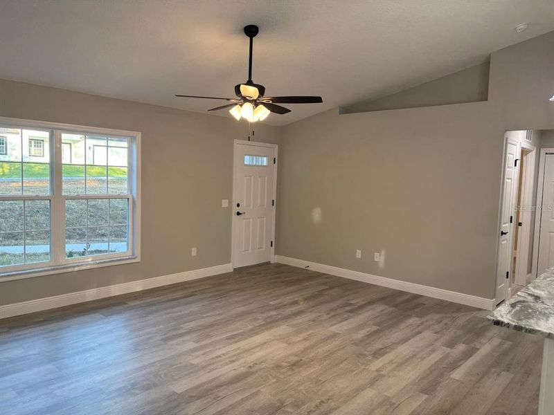 Spacious, unfurnished interior of a new home in , Citrus Springs (Image 26).