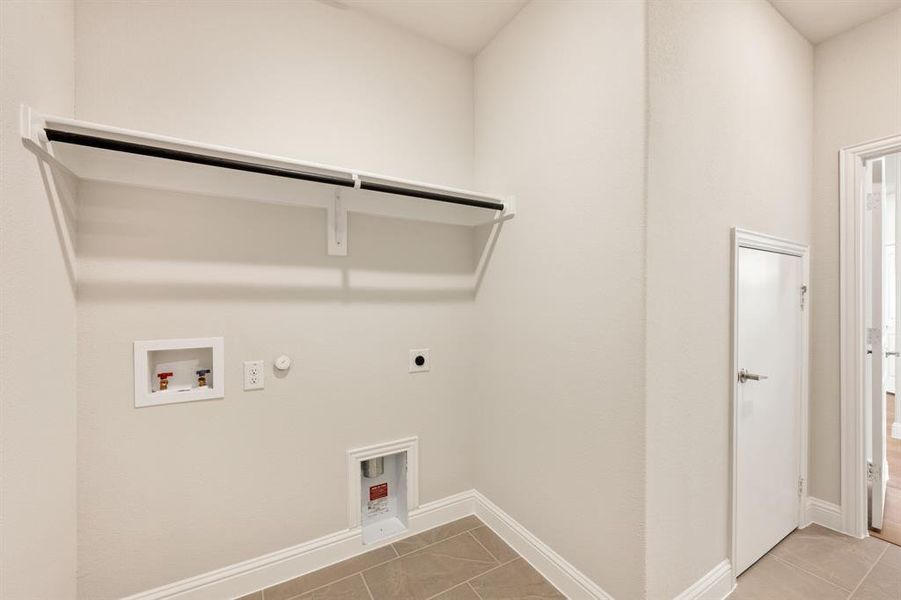 Spacious, unfurnished interior of a new home in Country Lakes Classic 60, Argyle (Image 37).