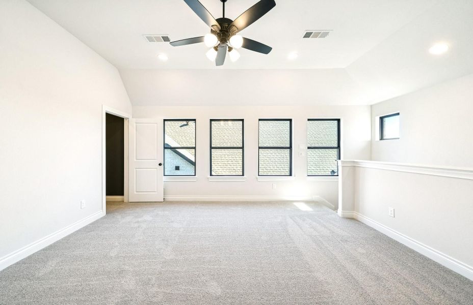Spacious, unfurnished interior of a new home in Bridgeland 60′, Cypress (Image 39).