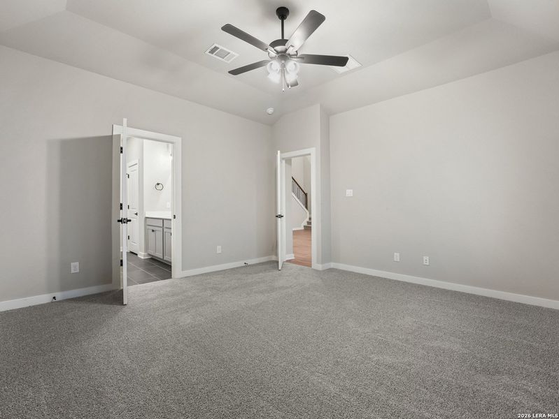 Spacious, unfurnished interior of a new home in Saddle Creek Ranch, Cibolo (Image 28).