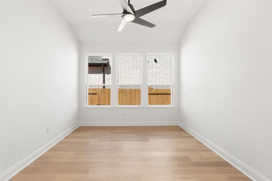 Spacious, unfurnished interior of a new home in Persimmon, Buda (Image 11).