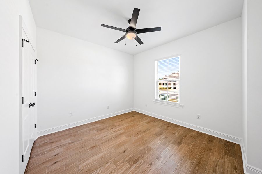 Spacious, unfurnished interior of a new home in Sentinel Ridge, Pace (Image 13).