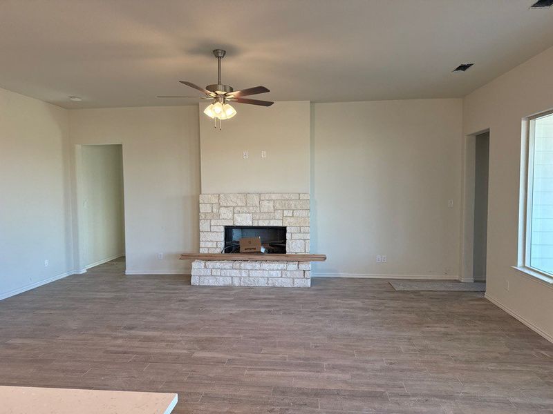 Spacious, unfurnished interior of a new home in Covenant Springs, Springtown (Image 6).