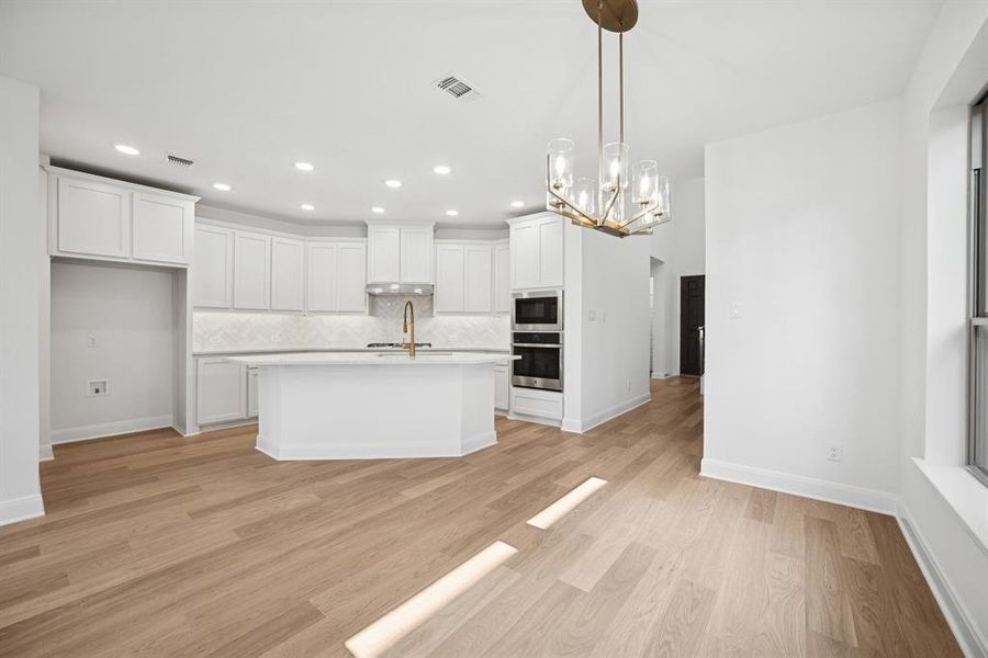 Furnished interior view inside a new home in Creekshaw – Gardens, Royse City (Image 10). Furnished interior view inside a new home in Creekshaw – Gardens, Royse City (Image 10).