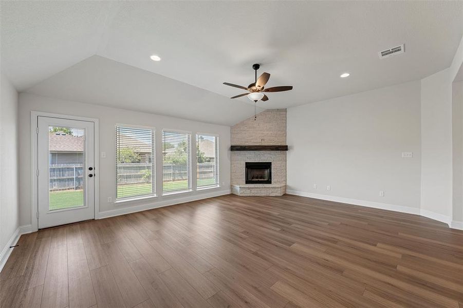 Spacious, unfurnished interior of a new home in Renaissance, Waco (Image 14).