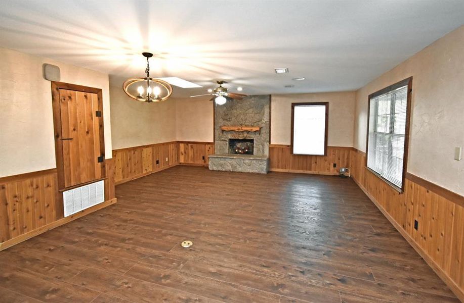 Spacious, unfurnished interior of a new home in , Yantis (Image 25).