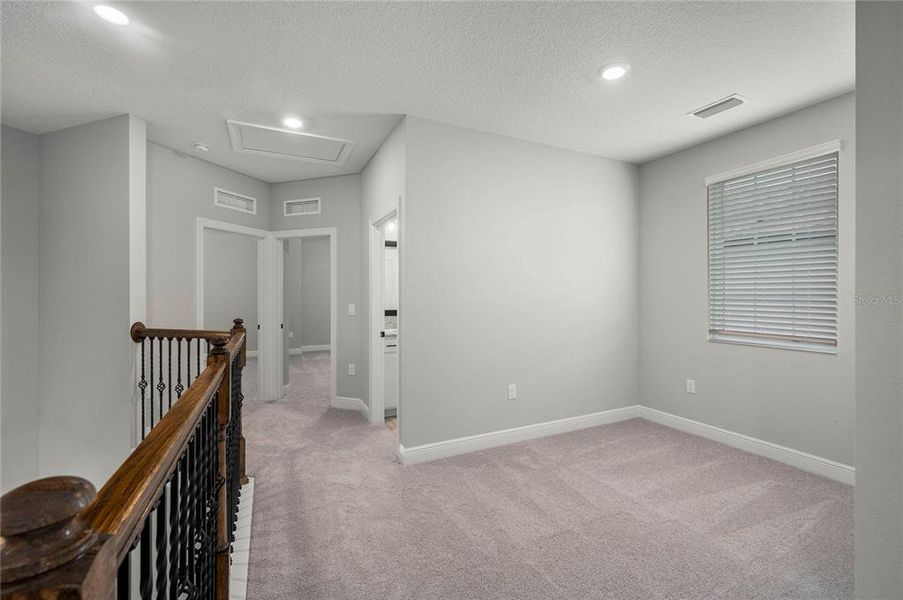 Spacious, unfurnished interior of a new home in Reunion Village, Kissimmee (Image 19).