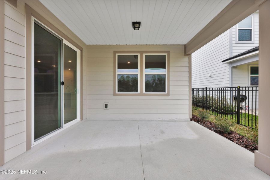 Exterior details and patio area of a home in Hyland Trail, Green Cove Springs (Image 21).