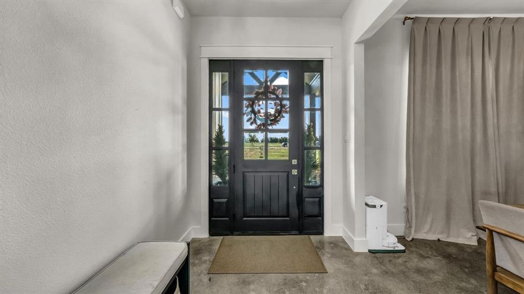 Spacious, unfurnished interior of a new home in , Mineral Wells (Image 18).