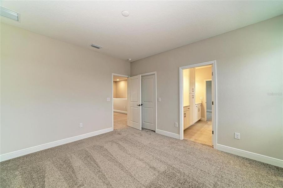 Spacious, unfurnished interior of a new home in Crosswind Ranch, Parrish (Image 33).