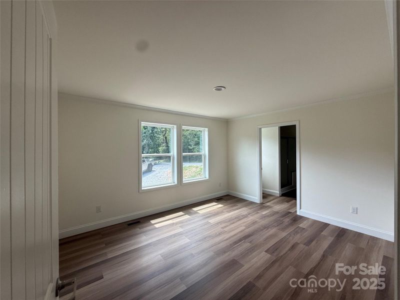 Spacious, unfurnished interior of a new home in , Hendersonville (Image 8).