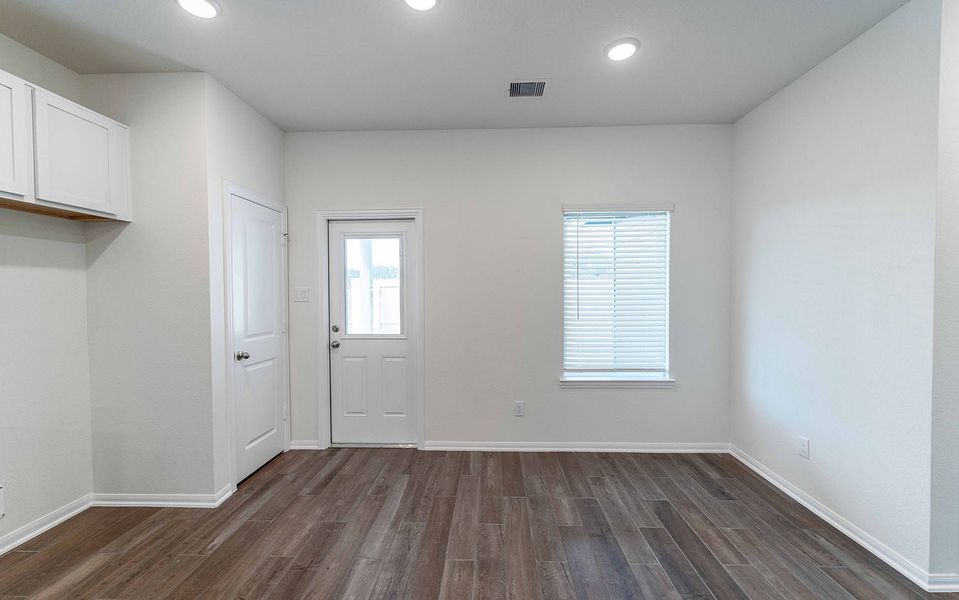 Spacious, unfurnished interior of a new home in Cielo, Conroe (Image 16). Spacious, unfurnished interior of a new home in Cielo, Conroe (Image 16).
