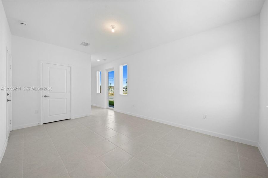 Spacious, unfurnished interior of a new home in , Homestead (Image 15).