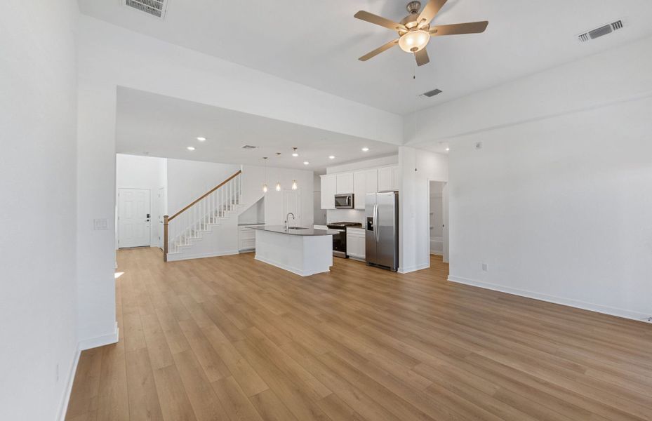 Spacious, unfurnished interior of a new home in Santa Rita Ranch, Liberty Hill (Image 16). Spacious, unfurnished interior of a new home in Santa Rita Ranch, Liberty Hill (Image 16).