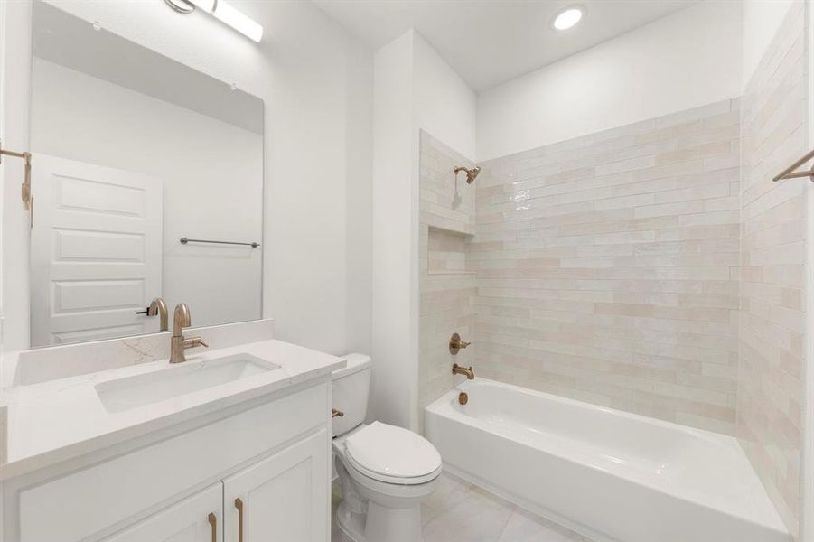 45. 681 Capella - 3RD Bath