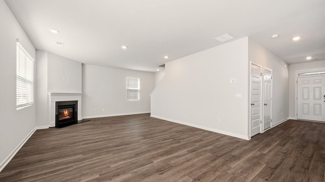 Spacious, unfurnished interior of a new home in Poplar Preserve, Newnan (Image 14).